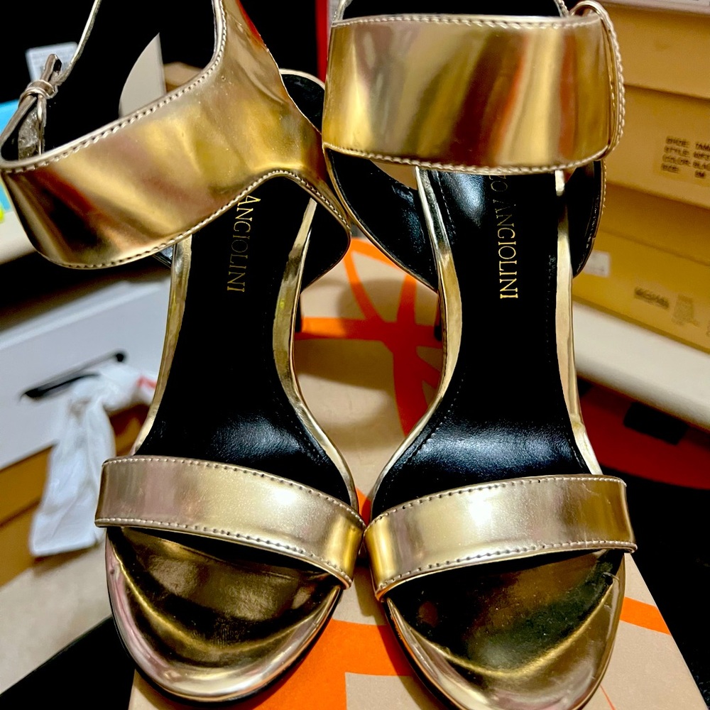 Open toed sandals